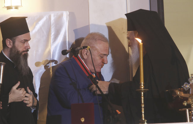 Архиепископ Афин и всей Эллады наградил одесского застройщика Бумбураса за меценатство 06