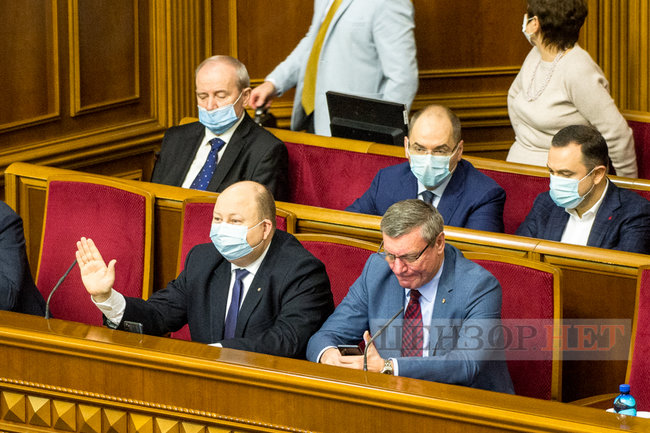 Мисягін у кріслі прем’єра, Яценко і Качура за колоною, краплі Кабанова і поцілунок слуг народу Марченко і Стефанчука, - робота ВР 18 грудня 08