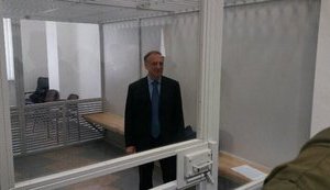 Суд начал слушание апелляции Лавриновича: у экс-министра Януковича боевое настроение и 6 адвокатов. ФОТОрепортаж