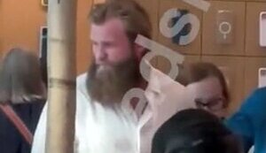 "Слугу народа" Дмитрук был замечен в Лондоне. Он посещал ТЦ, - СМИ. ВИДЕО