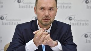 Назначенный через кнопкодавство Шкарлетт считает, что имеет право решать, кто будет президентом Могилянки. Какое досадное самоубийство, - "слуга народа" Гурин