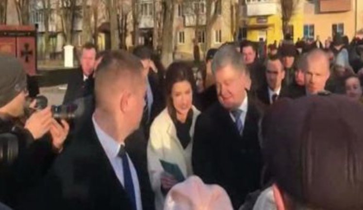 "Да знаем мы уже. Ты такой шахтер, как я балерина", - Порошенко в Червонограде. ВИДЕО