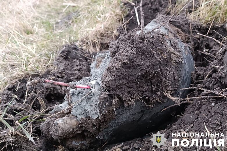 Поліція вилучила бойову частину ракети у Солом’янському районі, яка летіла на Київ 25 березня