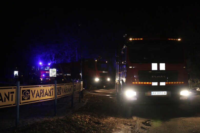 Ликвидация масштабного пожара на складе пиротехники в Харькове 03