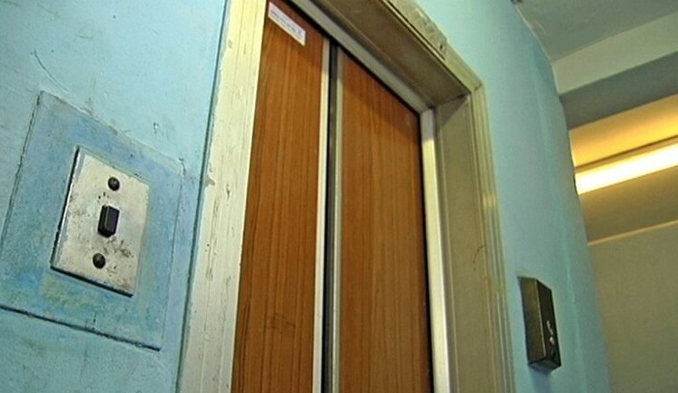 Ліфт, у якому загинула дитина в Сумах, самовільно переналаштував електромонтер, - Нацполіція