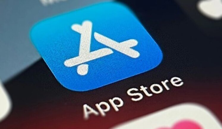Apple удалила из AppStore в РФ приложение российской службы "Радио Свобода"