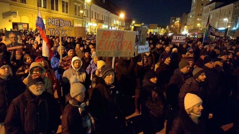 Словаки на протестах 21 лютого вимагали відставки Фіцо