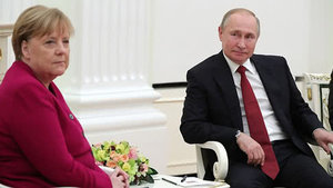 Меркель перед візитом до Києва відвідає Москву