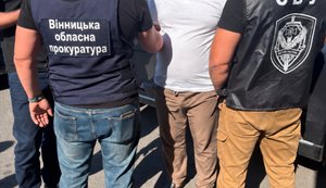 У Вінниці затримали священника УПЦ, який за хабар обіцяв допомогти "відкосити" від мобілізації. ФОТОрепортаж