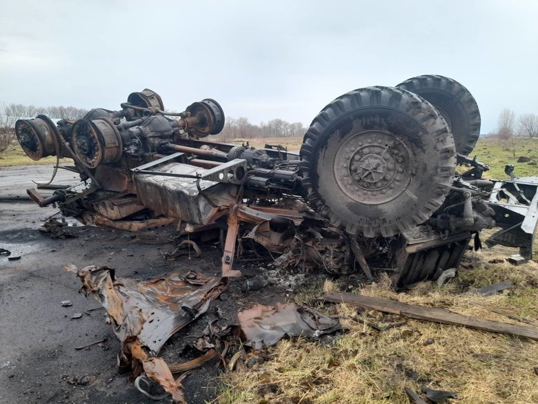 Ukrainian Armed Forces destroyed large amount of Russian occupants equipment in Chernihiv region 01