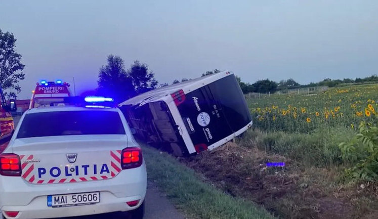 В Румынии перевернулся автобус с украинцами. ВИДЕО