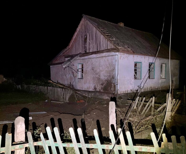 Нічний обстріл Дніпра: одна людина загинула, п’ятеро поранені. Згоріли понад 100 автобусів 02 Нічний обстріл Дніпра: одна людина загинула, п’ятеро поранені. Згоріли понад 100 автобусів 02