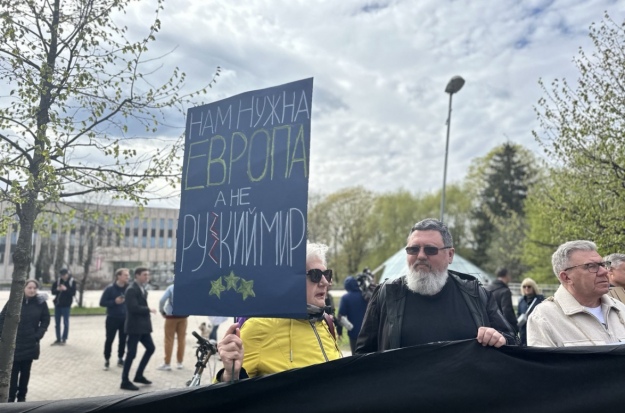 Русскоязычные жители Латвии призвали Путина не защищать их 02