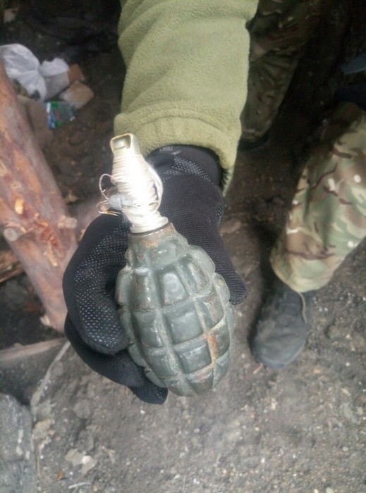 СБУ обнаружила на Луганщине заминированный схрон с боеприпасами 04 СБУ обнаружила на Луганщине заминированный схрон с боеприпасами 04