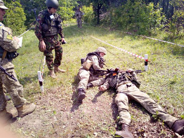 Змагання розрахунків великокаліберних кулеметів ДШК відбулися на Донеччині 03