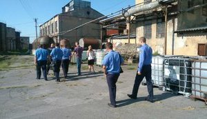 Спецоперація податкової міліції: На спиртзаводах виявлено тисячу тонн необлікованого спирту. ФОТОрепортаж