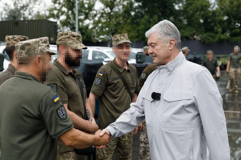 Порошенко передал комплексы Ай Петри Силам обороны