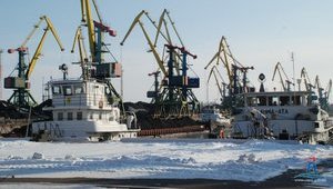В четырех портах Украины ограничены грузовые операции из-за снега