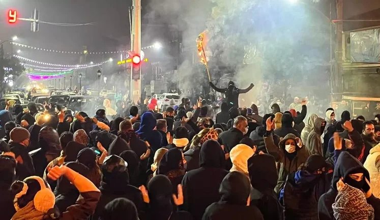 Закрыли двери: иранским дипломатам запретили вход в Европарламент