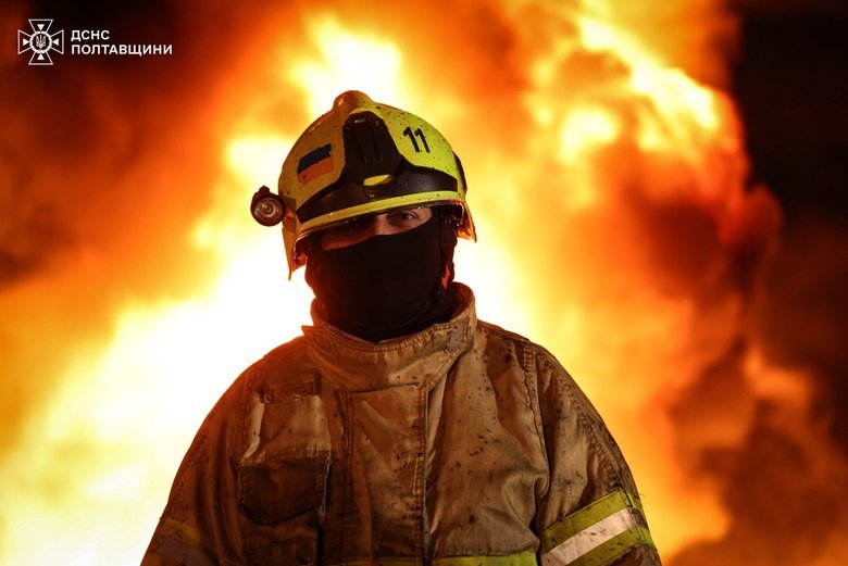 Россияне нанесли удар по промышленному объекту в Полтавской области: возникли пожары