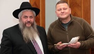 Залужний отримав благословіння на перемогу від головного рабина України Асмана. ФОТО