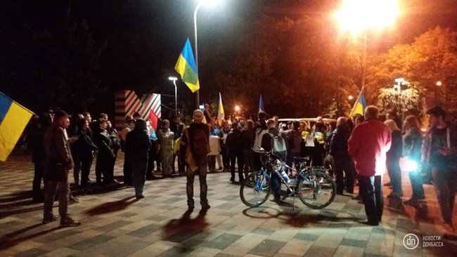 Нет капитуляции!: в Мариуполе, Харькове и Львове протестовали против формулы Штайнмайера 03