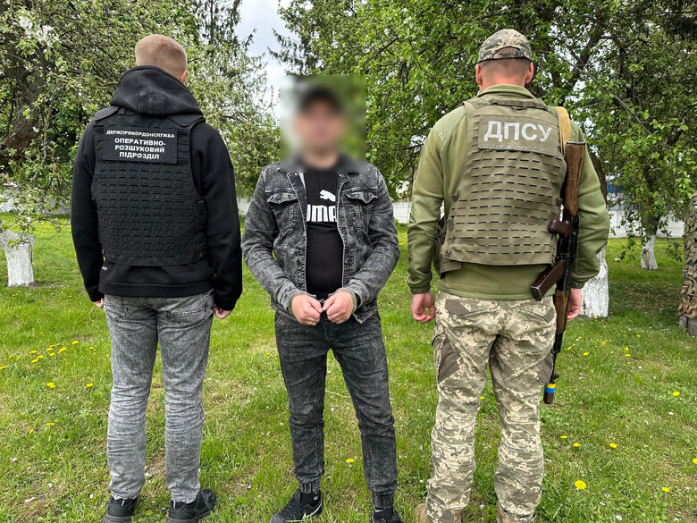Border guards detained a man wanted for a sex crime in Zhytomyr region