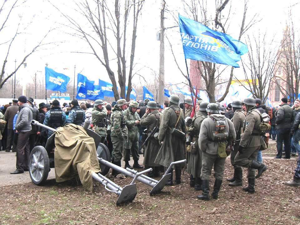 Чтобы фашизм победить, его нужно возглавить!