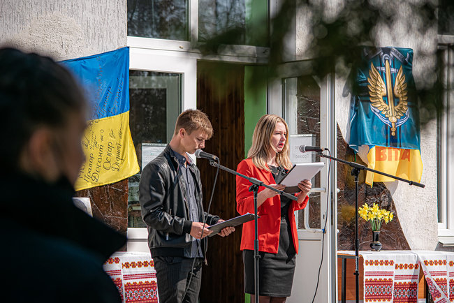 Меморіальну дошку загиблому в зоні ООС морпіху 36-ї ОБрМП Володимиру Бондарюку відкрили в Миколаївській області 25