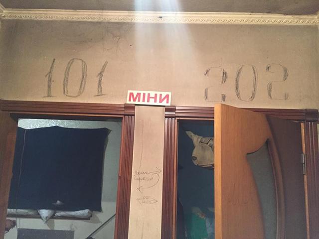 Десантник, Народный Герой Украины Юрий Соболев: Не могу посчитать, сколько раз заезжал в аэропорт с БТР. Раз в сутки обязательно. Правда, однажды я поймал РПГ 05