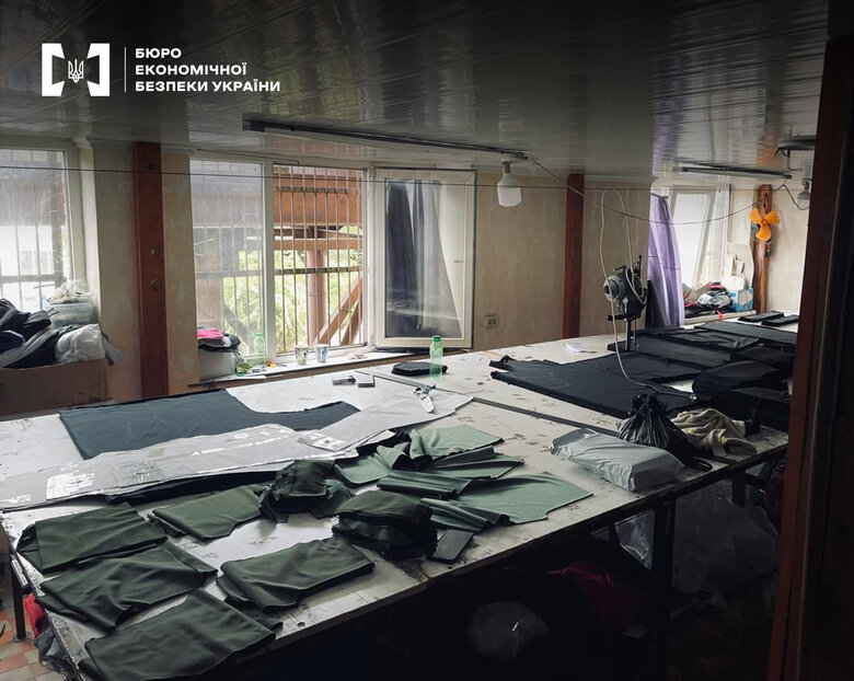 БЕБ викрило виробництво підробленого одягу