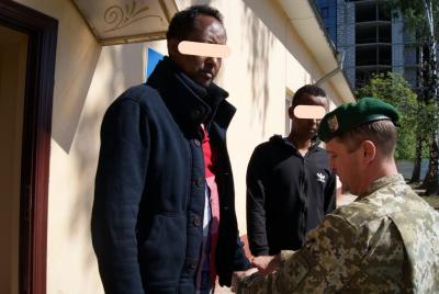 Двое нелегалов из Сомали задержаны на границе с Румынией, - Госпогранслужба 02 Двое нелегалов из Сомали задержаны на границе с Румынией, - Госпогранслужба 02