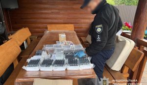 На Тернопільщині викрито міжрегіональну мережу збуту наркотиків під виглядом CBD-продукції. ФОТОрепортаж