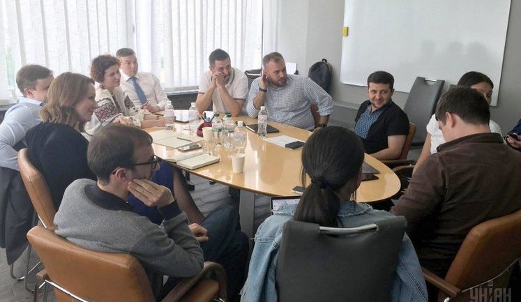 Зеленский обратился за помощью в подборе кадров к международным HR-агентствам