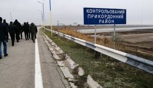 На КПВВ біля окупованого Криму вакцинуватимуть від COVID-19