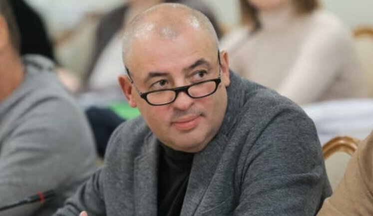 "ЕС" готовит постановление об увольнении члена ЦИК Буглака, который выехал из Украины в США и получал зарплату