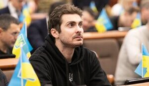 15 силовиків прийшли вилучати телефон у пораненої жінки, - дружина голови фракції УДАР Білоцерковця розповіла про обшуки