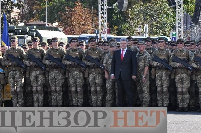 Порошенко побував на репетиції параду 07