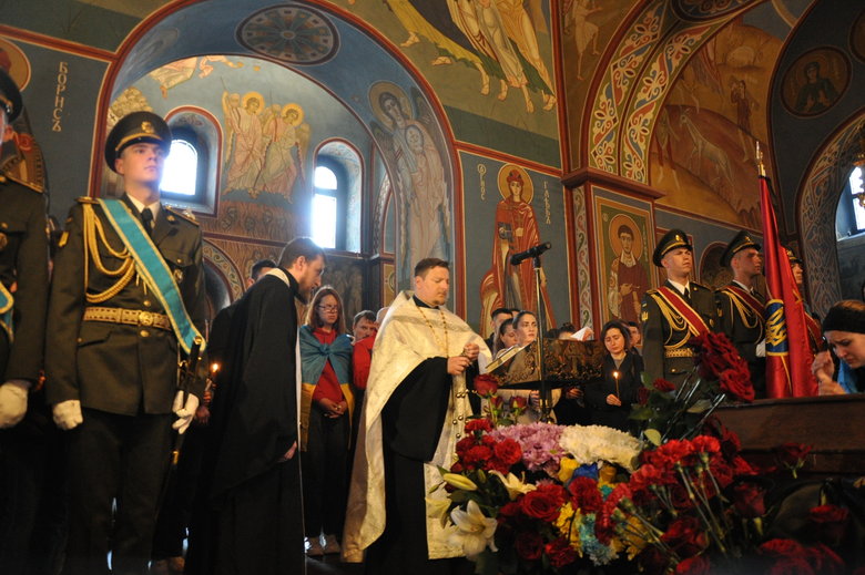 З журналістом та військовослужбовцем Олександром Маховим попрощалися в Києві 09 З журналістом та військовослужбовцем Олександром Маховим попрощалися в Києві 09