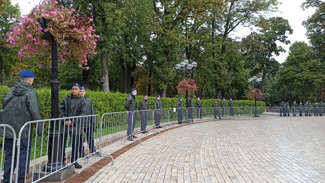 Не спи з чоловіком, як з жінкою, бо це - гидота! - противники ЛГБТ-маршу збираються в парку ім.Шевченка 11