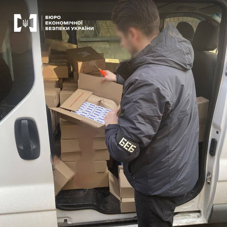 БЕБ знайшло організаторів продажу нелегальних сигарет через Telegram