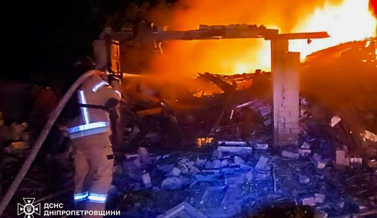 Вночі ворог атакував три райони Дніпропетровщини: є пошкодження та постраждалі. ФОТОрепортаж