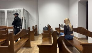 Дружина екскомбрига Лучанова Дарина, почувши, що її чоловіка ще на 2 місяці лишають під вартою, сказала йому: "Нічого страшного"