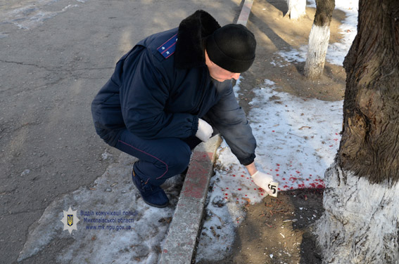 На вулиці в Миколаєві обстріляли підприємця 07 На вулиці в Миколаєві обстріляли підприємця 07