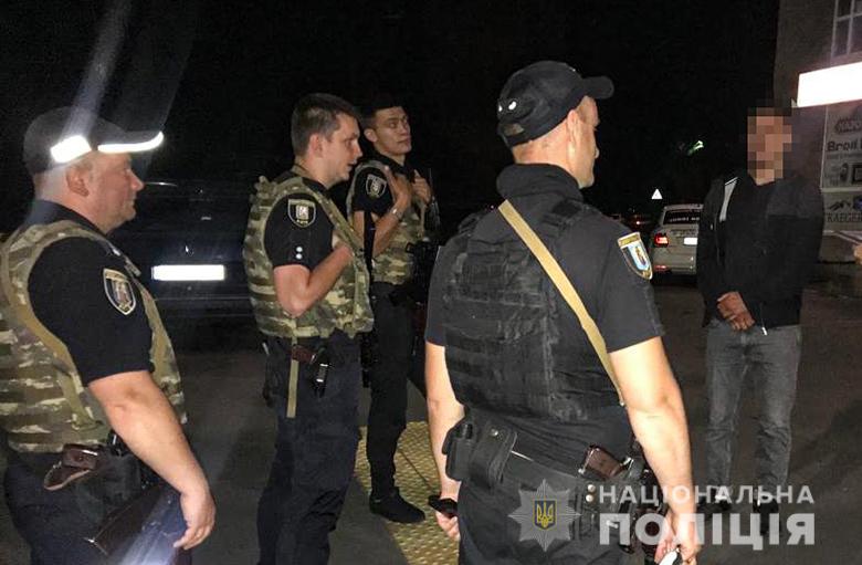 Правоохоронці та силовики провели рейди нічними клубами Києва та вручили 219 повісток 01