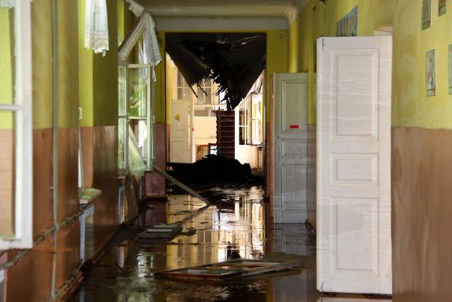 Наслідки обстрілу бойовиками Красногорівки 12 Наслідки обстрілу бойовиками Красногорівки 12