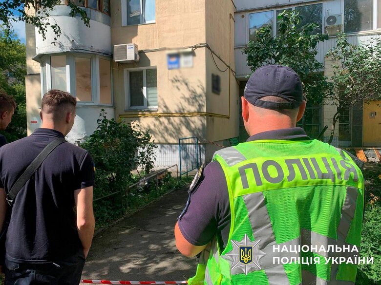 Уламки безпілотника в Києві