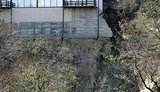 В Киеве сошел очередной оползень: дом завис над пропастью. ФОТОрепортаж