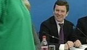Директор "Артека" разрешил своим воспитанникам не снимать форму. ВИДЕО.