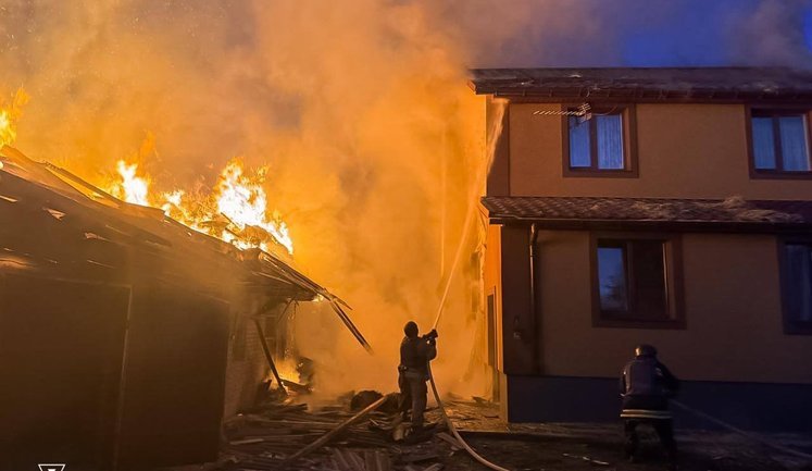 Russian attack on Vinnytsia region: seven houses damaged, fire broke out. PHOTOS